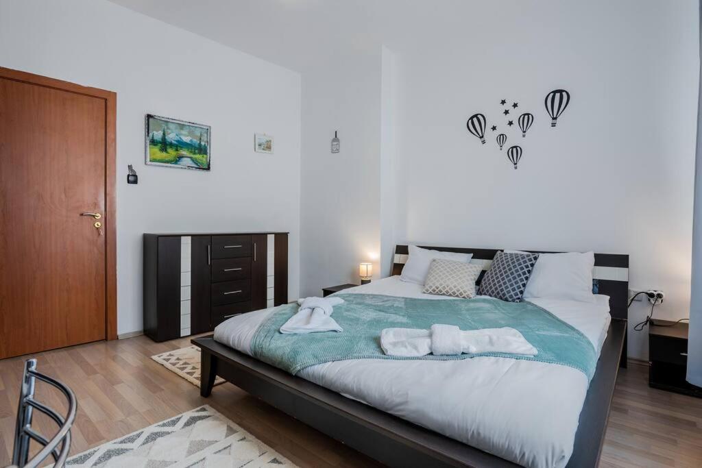 סופיה Spacious 3Bd Central Apartment מראה חיצוני תמונה