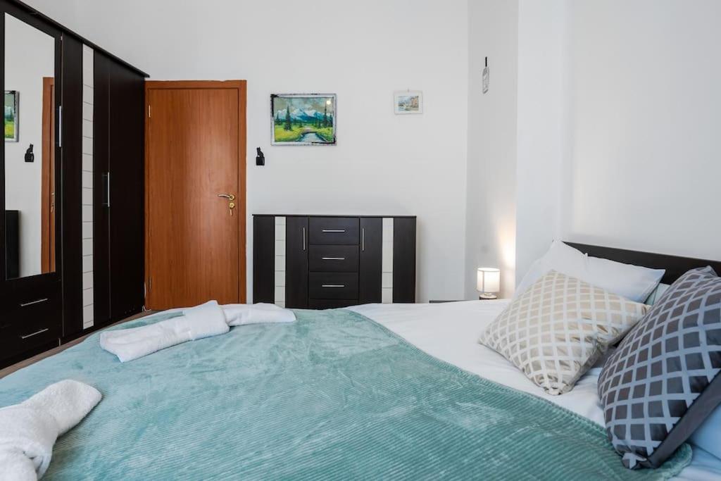 סופיה Spacious 3Bd Central Apartment מראה חיצוני תמונה